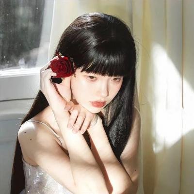 桃花含露又春风